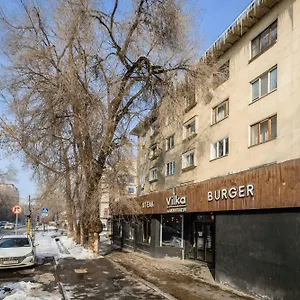 Апартаменты Mid-century Charm в центре, Алматы